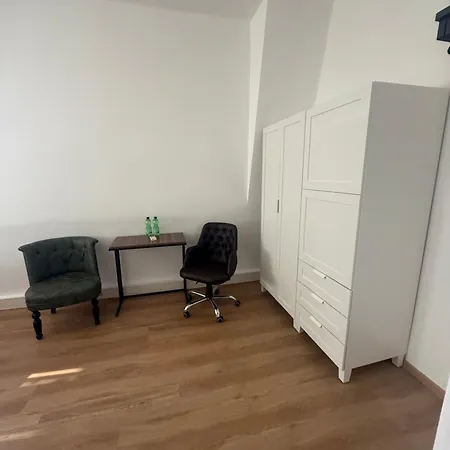 1 - 2 Personen - Gemeinschaftskueche - Gemeinschafts Bad Wc Apartment Leverkusen