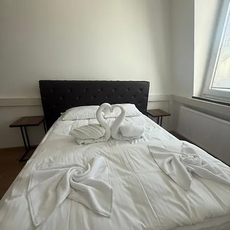 1 - 2 Personen - Gemeinschaftskueche - Gemeinschafts Bad Wc Apartment *